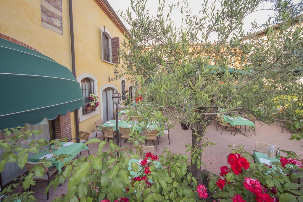 Hotel Antichi Cortili Дособуоно Екстериор снимка