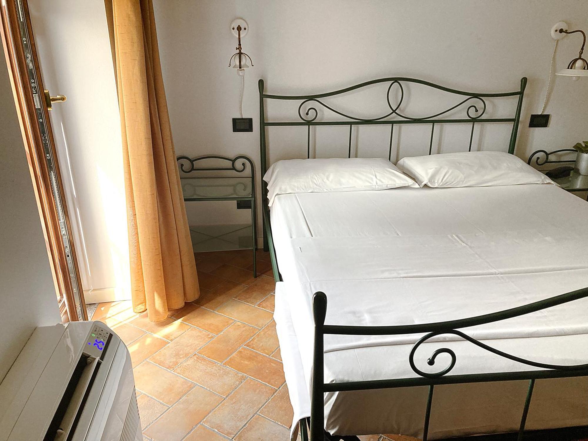 Hotel Antichi Cortili Дособуоно Екстериор снимка
