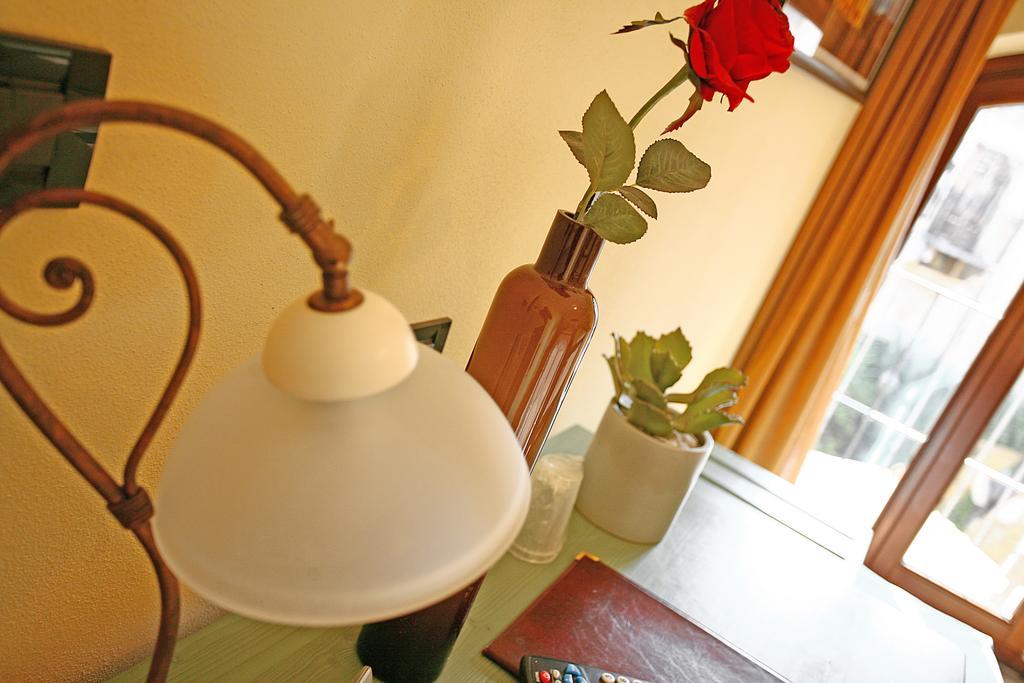 Hotel Antichi Cortili Дособуоно Екстериор снимка