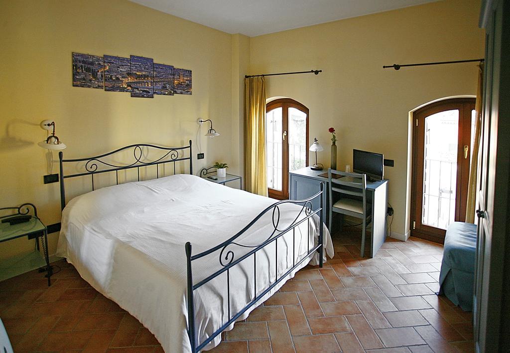 Hotel Antichi Cortili Дособуоно Екстериор снимка