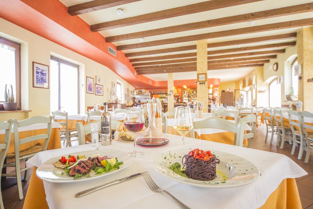 Hotel Antichi Cortili Дособуоно Екстериор снимка