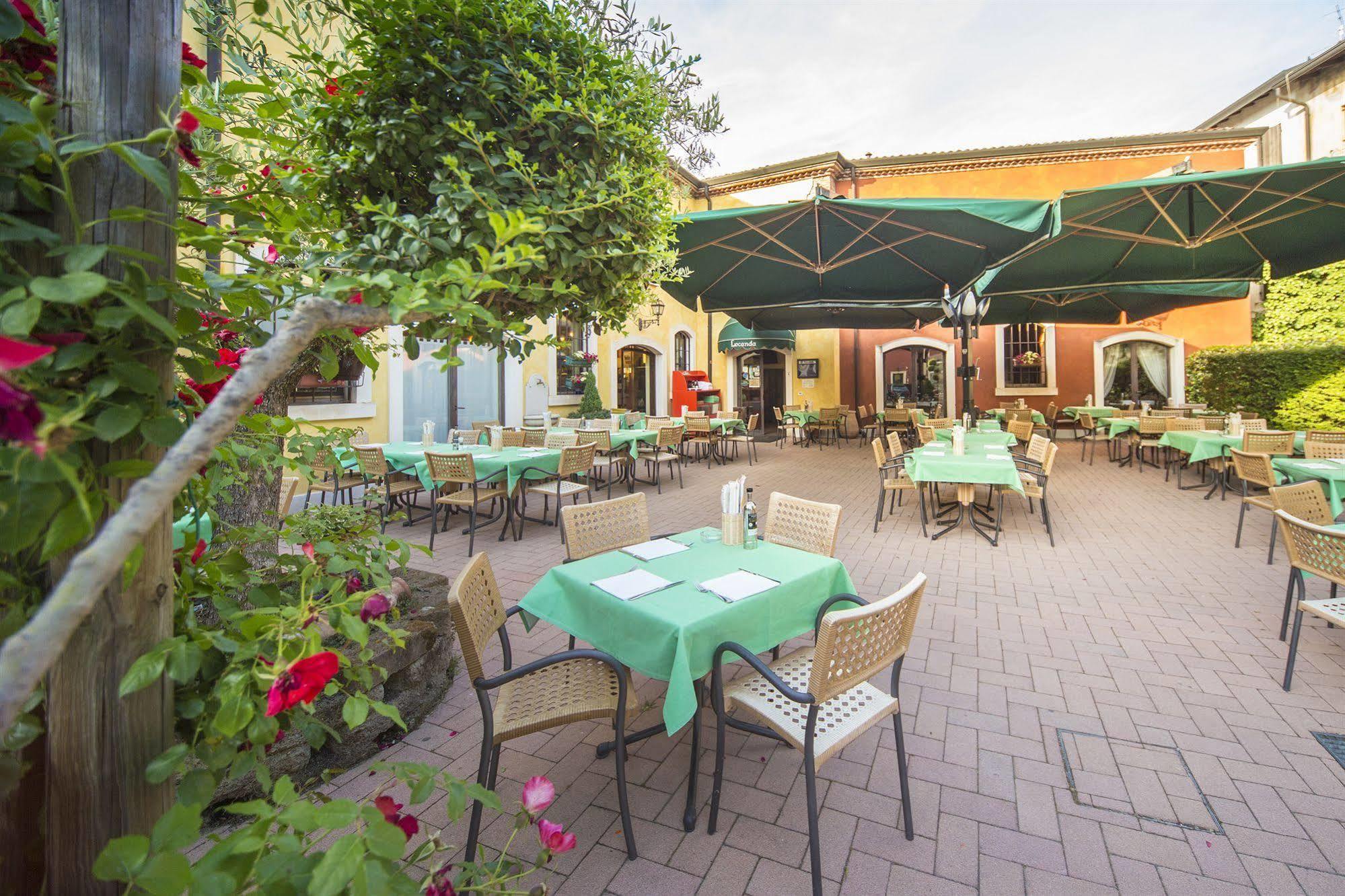 Hotel Antichi Cortili Дособуоно Екстериор снимка